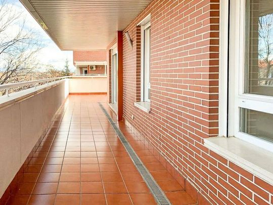 3 room luxury Flat for rent in Boadilla del Monte, Autonomous Region of Madrid - Photo 1
