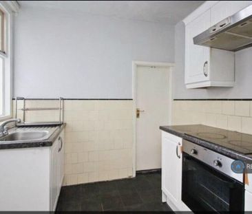 4 bedroom terraced house to rent - Photo 5