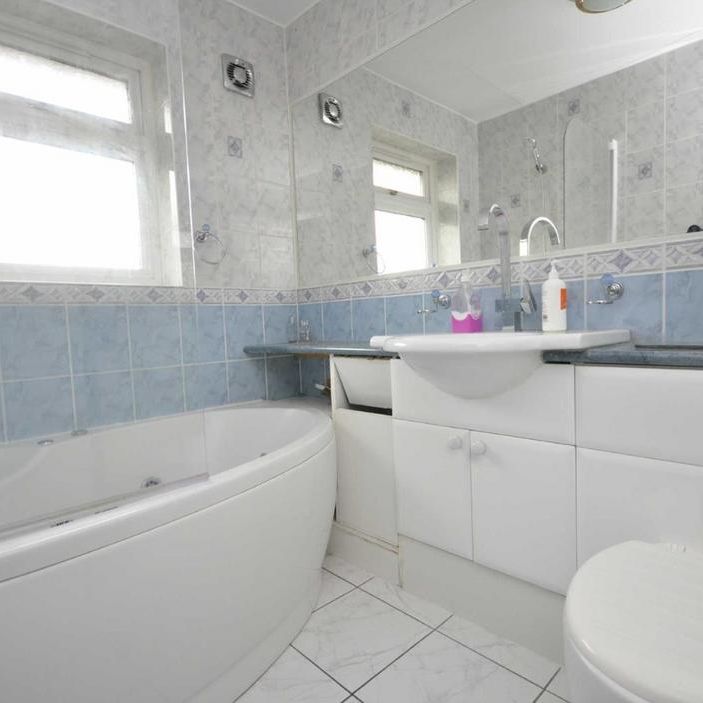 4 bedroom house to rent - Photo 1