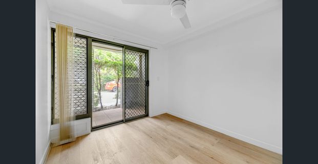 RENOVATED STUDIO IN THE HEART OF NUNDAH ( Single living only) - Photo 1