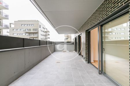 New-build apartment for rent in Finestrelles - Photo 4