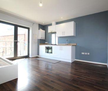 Studio to rent - Photo 1