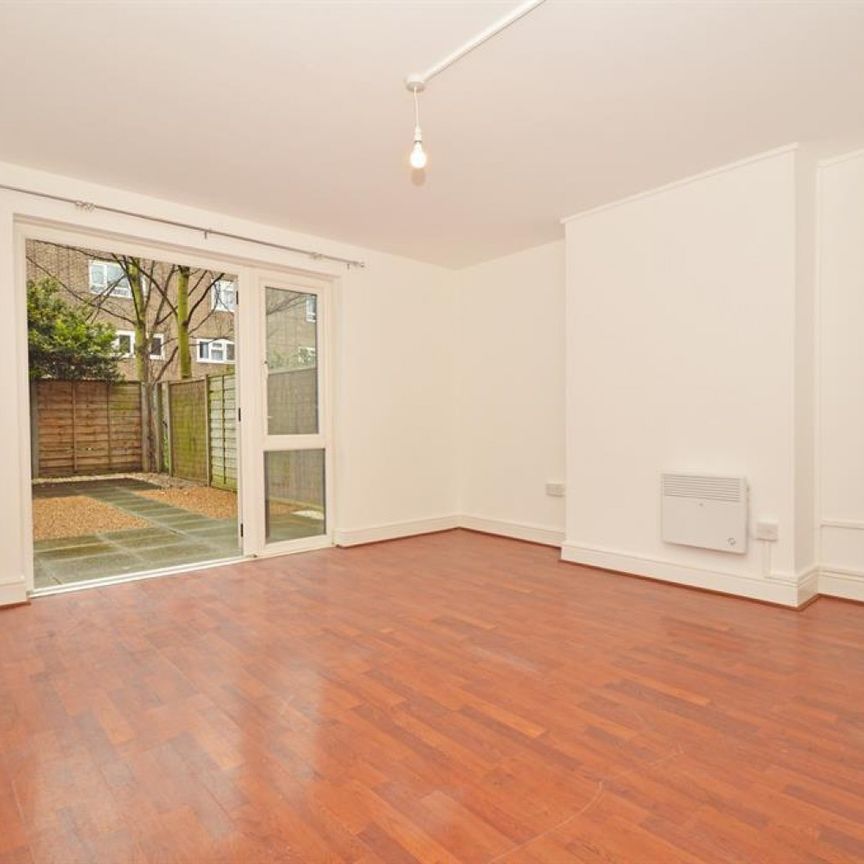 3 bedroom Flat To Let - Photo 1