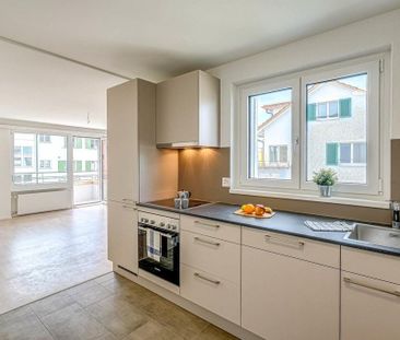Moderne Wohnung mit optimaler ÖV-Anbindung - Photo 2