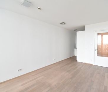 Komfortable 2 - Zimmer Wohnung mit Fernblick | Loggia | ab sofort - Photo 5