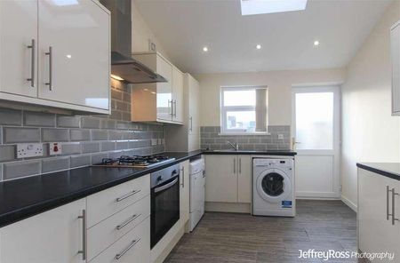 Robert Street, Ely, CF5 - Photo 2