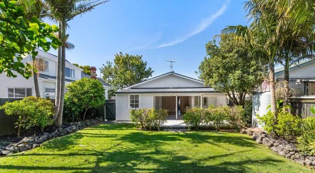 Renovated Bungalow in Mt Eden - Photo 1