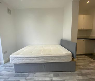 House share to rent - Photo 2