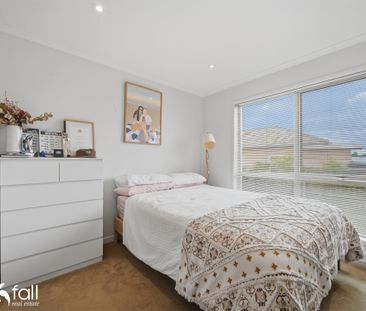 Modern Home With Water Views - Photo 3