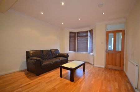 3 bedroom terraced house to rent - Photo 2