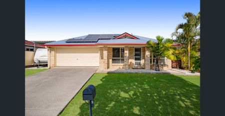 Renovated 4-Bedroom Family Home with Outdoor Entertaining, Solar and Double Garage in Quiet Cul-de-Sac - Photo 2