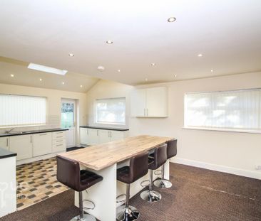 4 bedroom semi-detached house to rent - Photo 3