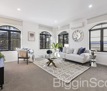 SPACIOUS LUXURY TOWNHOUSE IN A PREMIER LOCATION - Photo 2