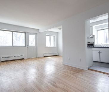 4570-4590 Queen Mary - Photo 2