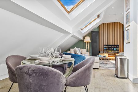 2 Bed Flat, Berry Street, EC1V - Photo 3