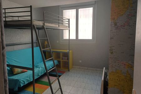 Appartement Sete 3 pièce(s) MEUBLE - - Photo 2