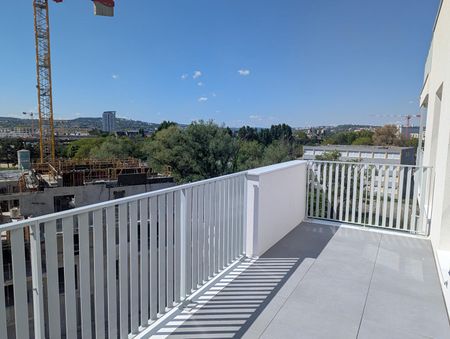 Apartment - Photo 2