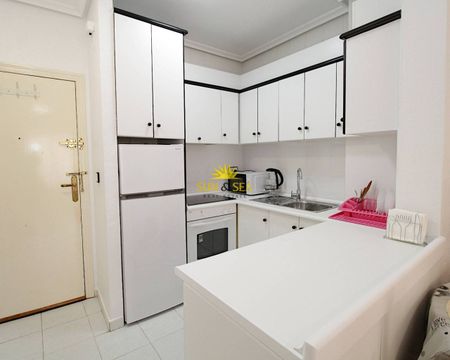 ONE-BEDROOM APARTMENT – PLAYA DEL CURA, TORREVIEJA - Photo 2