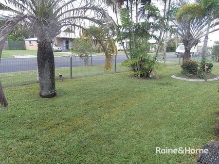 ONE BEDROOM DUPLEX IN NORTH MACKAY - Photo 3
