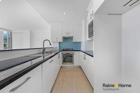 Breathtaking Water-View Luxury Apartment - Executive Living in Chiswick - Photo 2