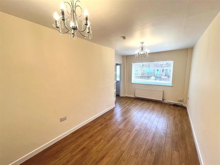 94 Gainsborough Drive, - Photo 2