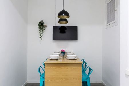 Nice room in Barcelona - Photo 2