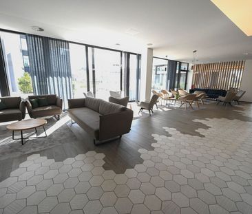 ONGEMEUBELD: SERVICEFLAT: Lichtrijk 1-slaapkamer appartement nabij ... - Photo 1