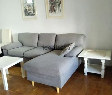 Alquiler de piso en Centro - Photo 2