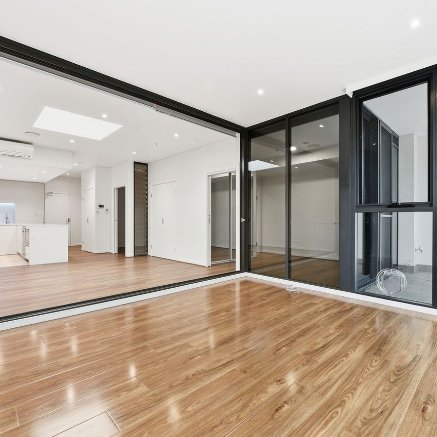 706/14 Burroway Road, 2127, Wentworth Point Nsw - Photo 1