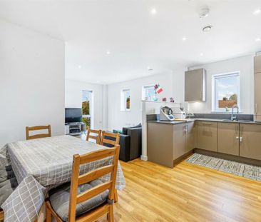 2 Bed Flat, Acton, W3 - Photo 6