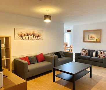 9 Bed Student Accommodation - Photo 4