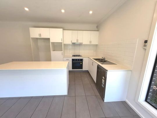 “Modern 2-Bedroom House in Werribee” - Photo 1