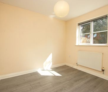 Abbots Close, Kettering, Northamptonshire, NN15 - Photo 4