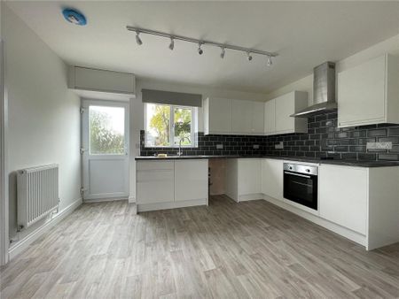 3 bedroom terraced house to rent - Photo 5