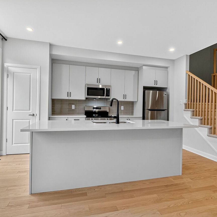 For Lease - 936 Eileen Vollick Crescent, Kanata, Ontario - Photo 1