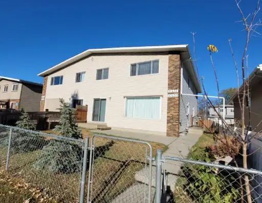 Three bedroom Townhouse in Allendale | 10430 - 67 avenue, Edmonton - Photo 1