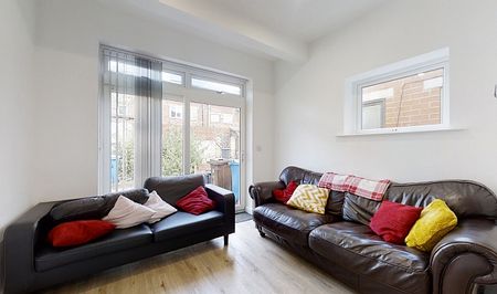 Modern 6-Bedroom Property Just Off Ecclesall Road â€“ Ideal for Students or Sharers - Photo 2