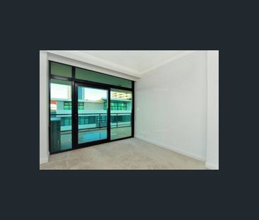 Perfectly Waterfront 1 Bedroom Plus Study Area Apartment - Photo 6