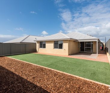 24 Bellingham Parade - Photo 1