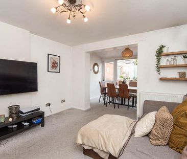 3 bedroom semi-detached house to rent - Photo 4