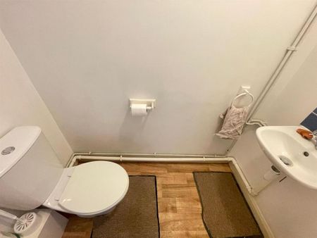 2 bedroom end of terrace house to rent - Photo 5