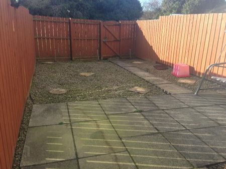 61 Minorca Drive, Carrickfergus, BT38 8WS - Photo 2