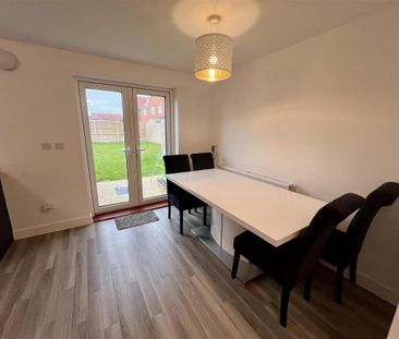 3 bedroom semi-detached house to rent - Photo 3