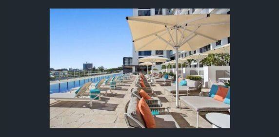 Unfurnished 2 Bedroom Apartment with City Views! - Photo 2