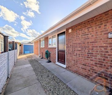 2 bedroom detached bungalow to rent - Photo 2