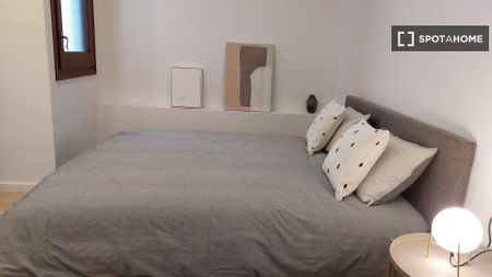 barcelona, Catalonia 08037 - Foto 4