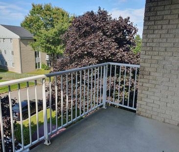 A Lévis secteur CHARNY Appartement condo 3 1/2 A LOUER ! Tout MEUBL... - Photo 3