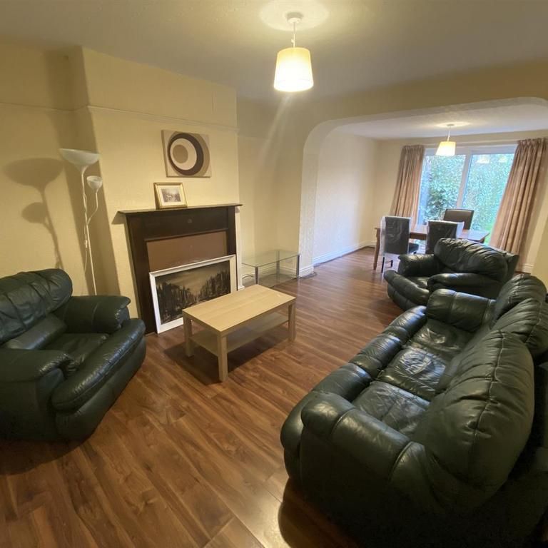 3 bedroom semi-detached house to rent - Photo 1
