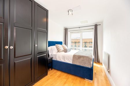 2 Bed Flat, Warren House, W14 - Photo 3