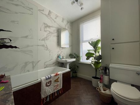 3 bedroom terraced house to rent - Photo 5